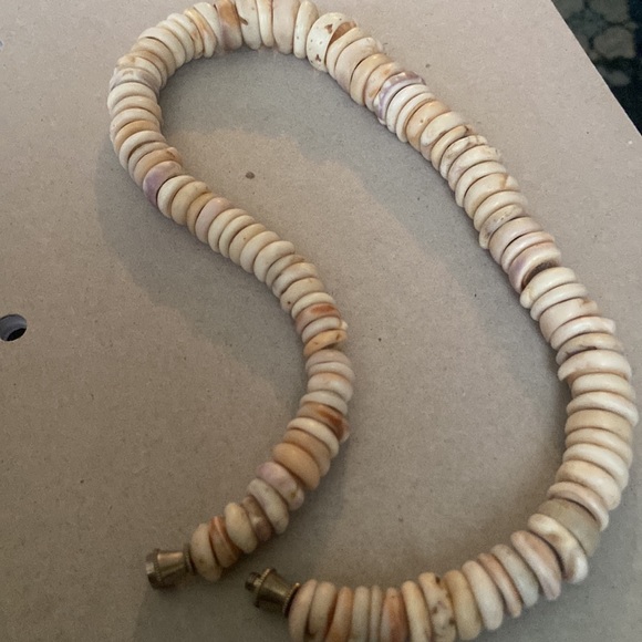 🌺 Vintage Authentic Hawaiian Puka Shell necklace - Picture 2 of 4